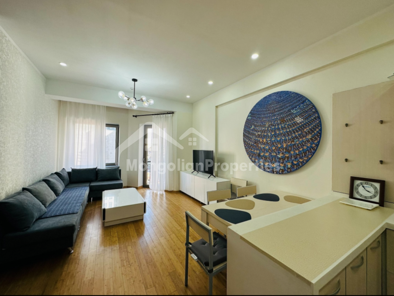 Cozy, Newly Renovated 2 bedroom apartment is for rent at the Regency Residence