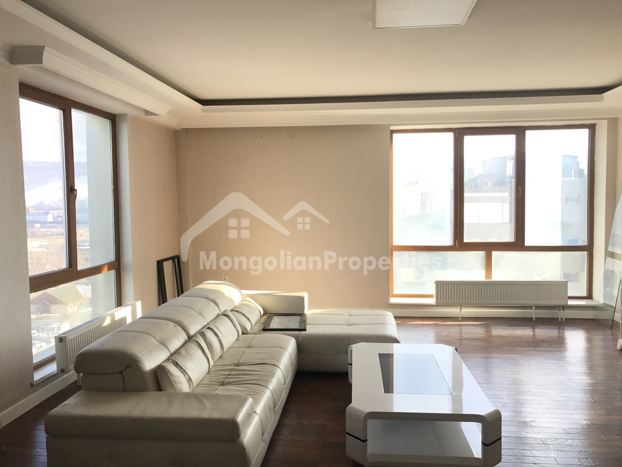For SALE: Elit Apartments, Central, 192m2, 2 bedroom, 1 office, 2 bath apartment with 1 garage and windows facing south, east and west