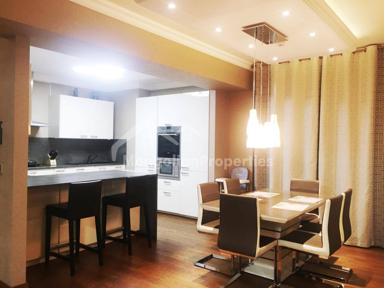 Modern, Gorgeous 3 bedroom apartment for rent in Time Square 