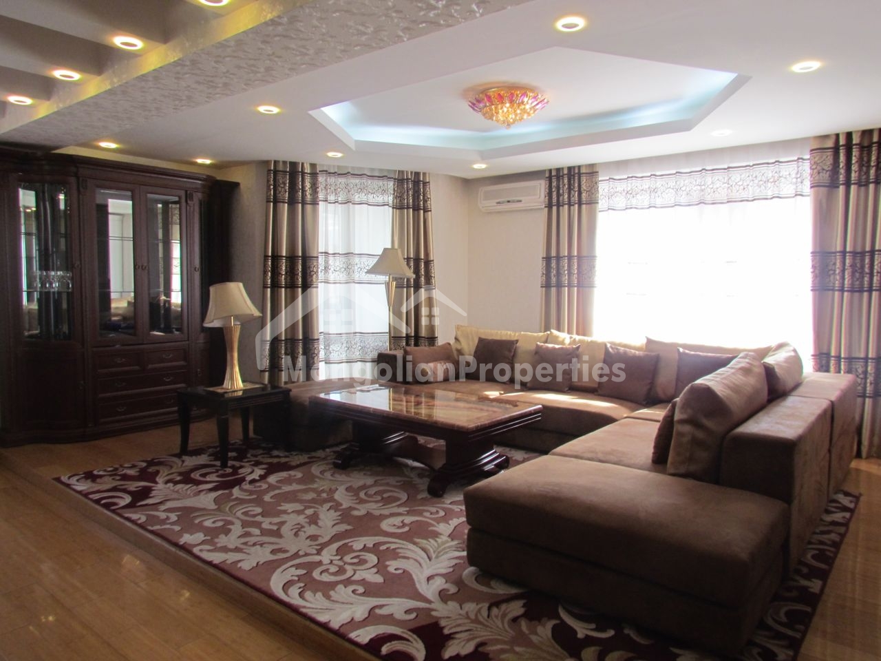 Spacious 3 bedroom apartment is for rent near Shangri -La hotel