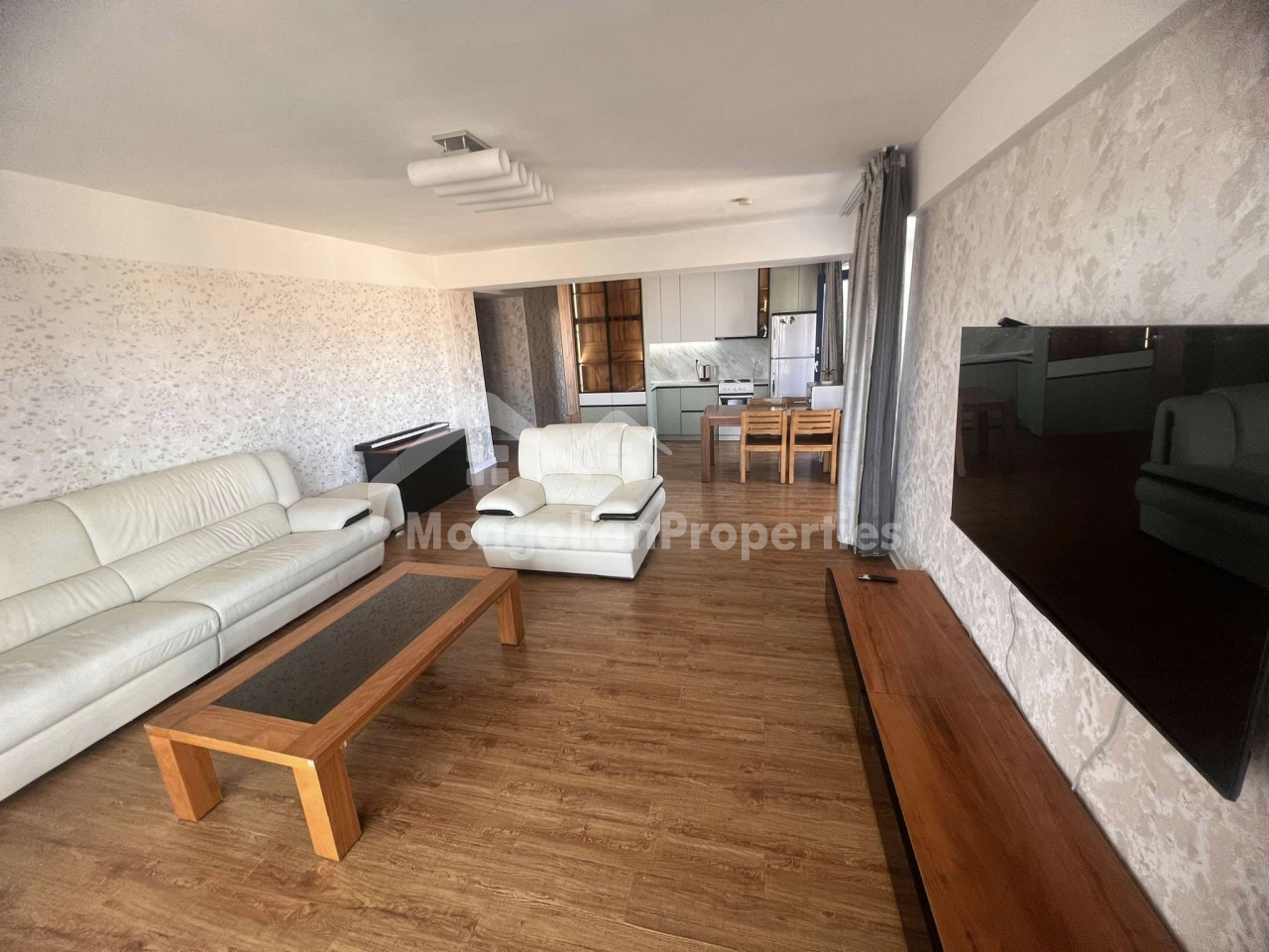 Beautiful 2 bedroom apartment in TOP LOCATION next to STATE DEPARTMENT STORE